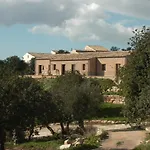 Relais Parco Cavalonga מלון 4*