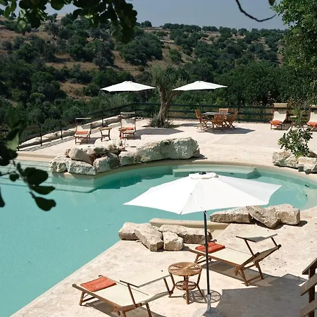 Relais Parco Cavalonga 4* ドンナフガタ