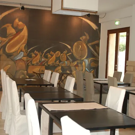Relais Parco Cavalonga 4* ドンナフガタ