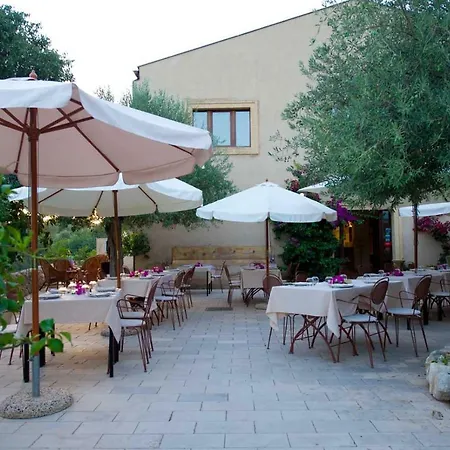 Relais Parco Cavalonga 4* ドンナフガタ